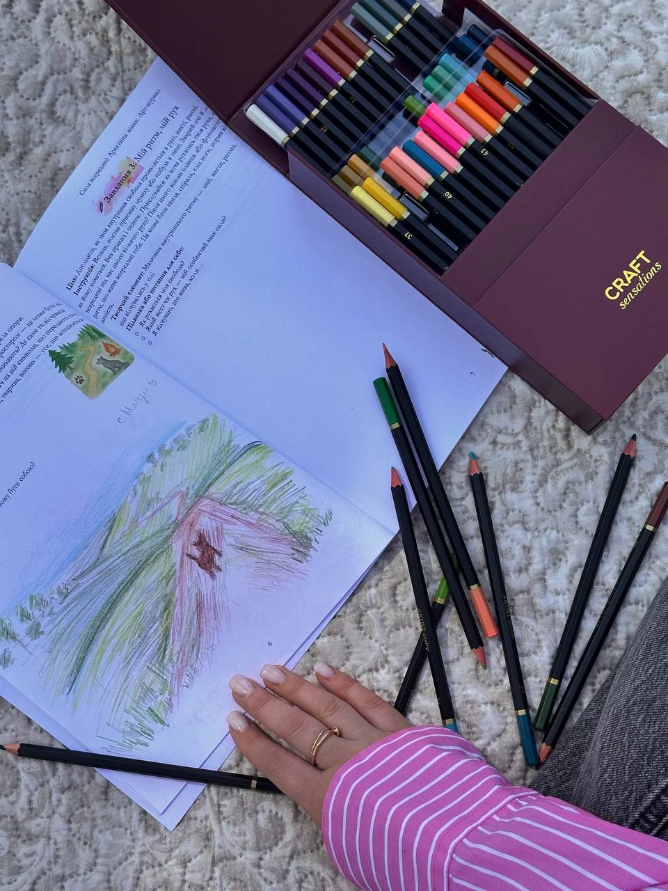 A calm art-therapy session