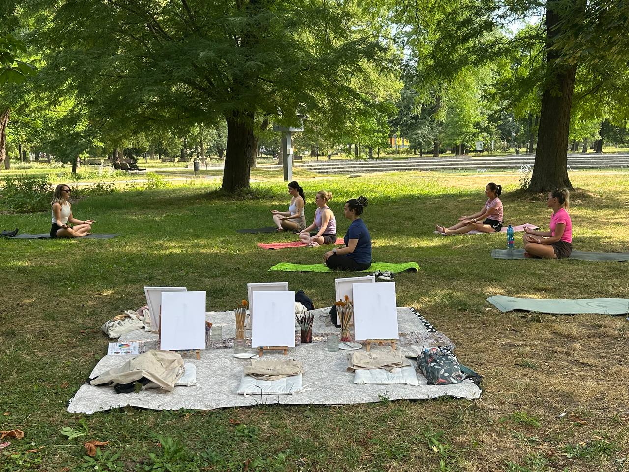 Painting outdoors by the sea