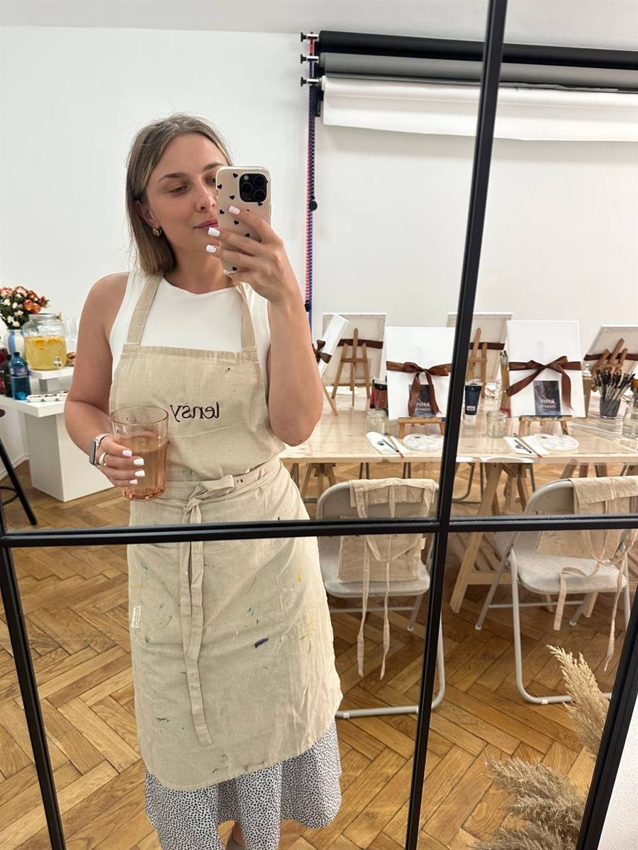 A creative painting workshop at Lensy Atelier